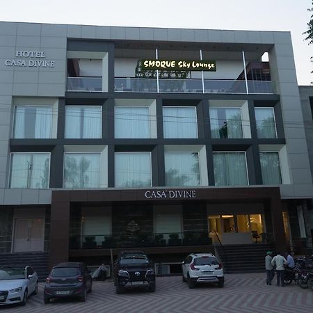 Hotel Casa Divine Izatnagar Exteriör bild